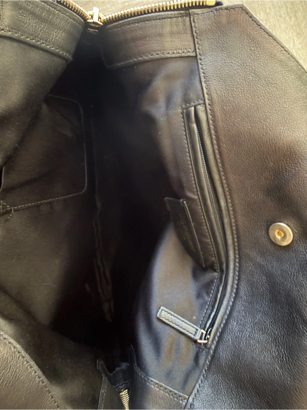 Authentic YSL Black Leather bag with Gold Hardware - Picture 4 of 5